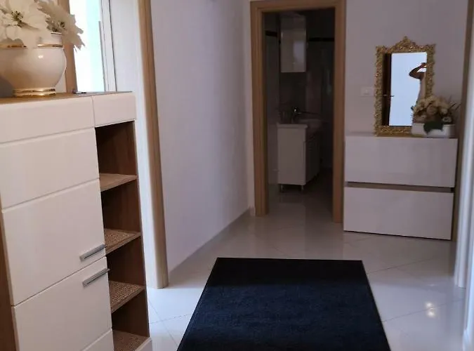 Πανσιόν Galic Omiš